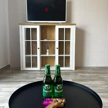 La Nina Bonita * Costa De Antigua